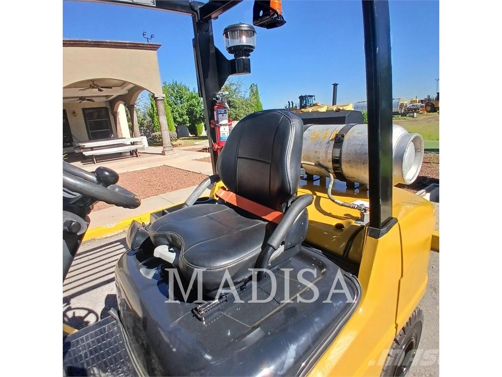 CAT LIFT TRUCKS GP30N5-LE شاحنات LPG
