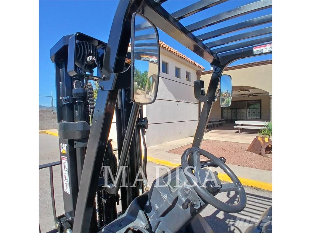 CAT LIFT TRUCKS GP30N5-LE شاحنات LPG