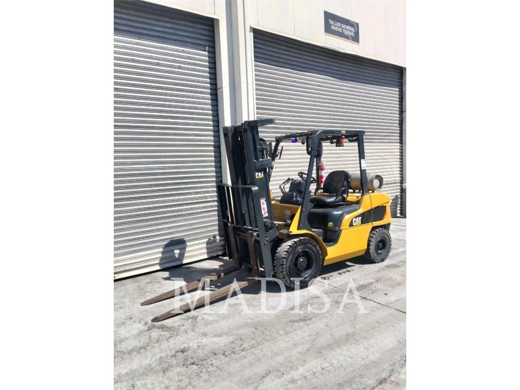 CAT LIFT TRUCKS GP35N شاحنات LPG