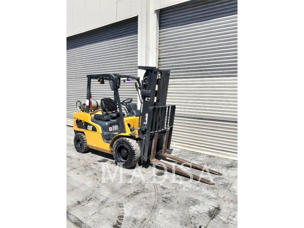 CAT LIFT TRUCKS GP35N شاحنات LPG