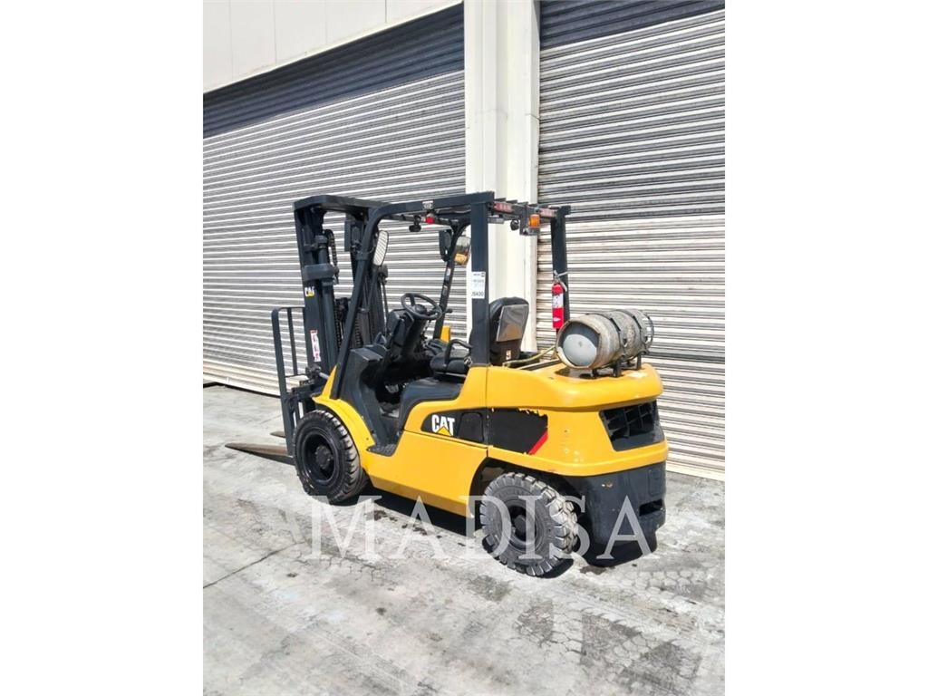 CAT LIFT TRUCKS GP35N شاحنات LPG