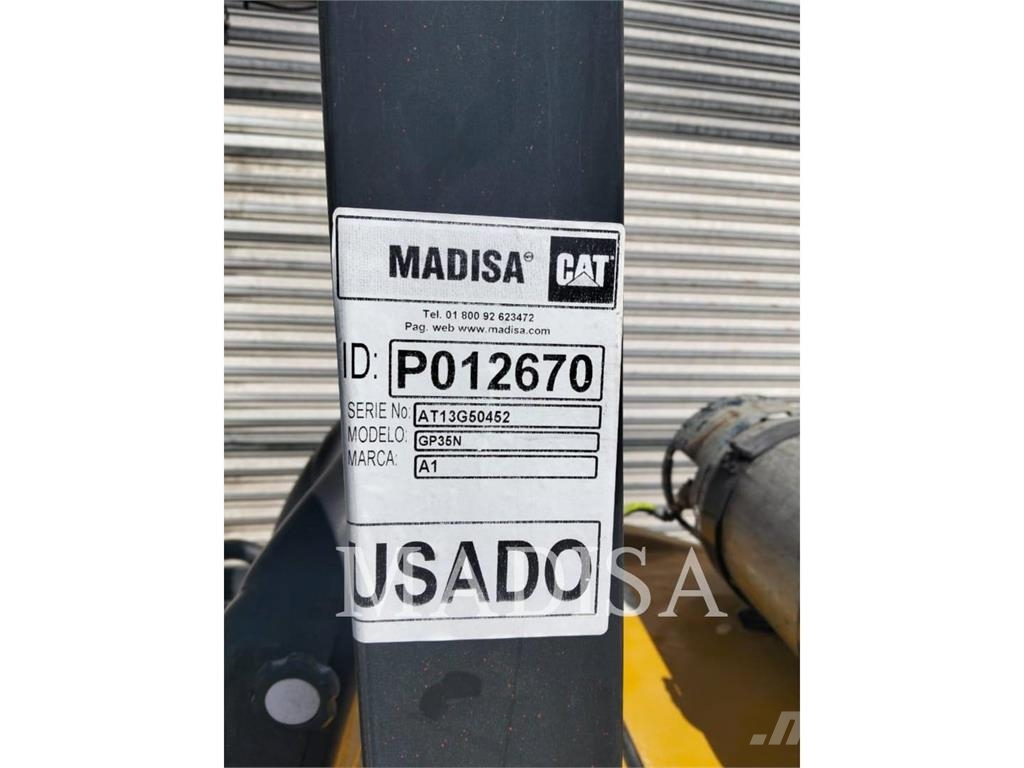 CAT LIFT TRUCKS GP35N شاحنات LPG