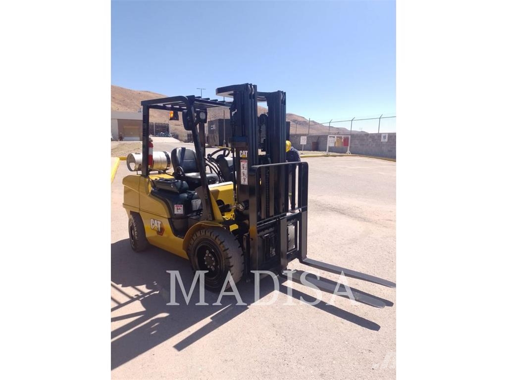 CAT LIFT TRUCKS GP35N5-LE شاحنات LPG