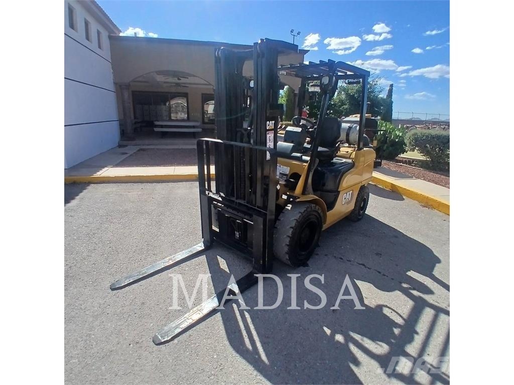 CAT LIFT TRUCKS GP35N5-LE شاحنات LPG