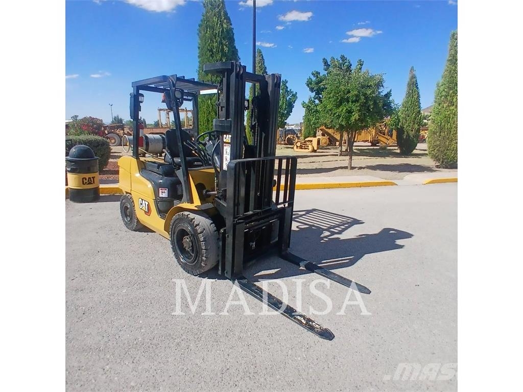 CAT LIFT TRUCKS GP35N5-LE شاحنات LPG