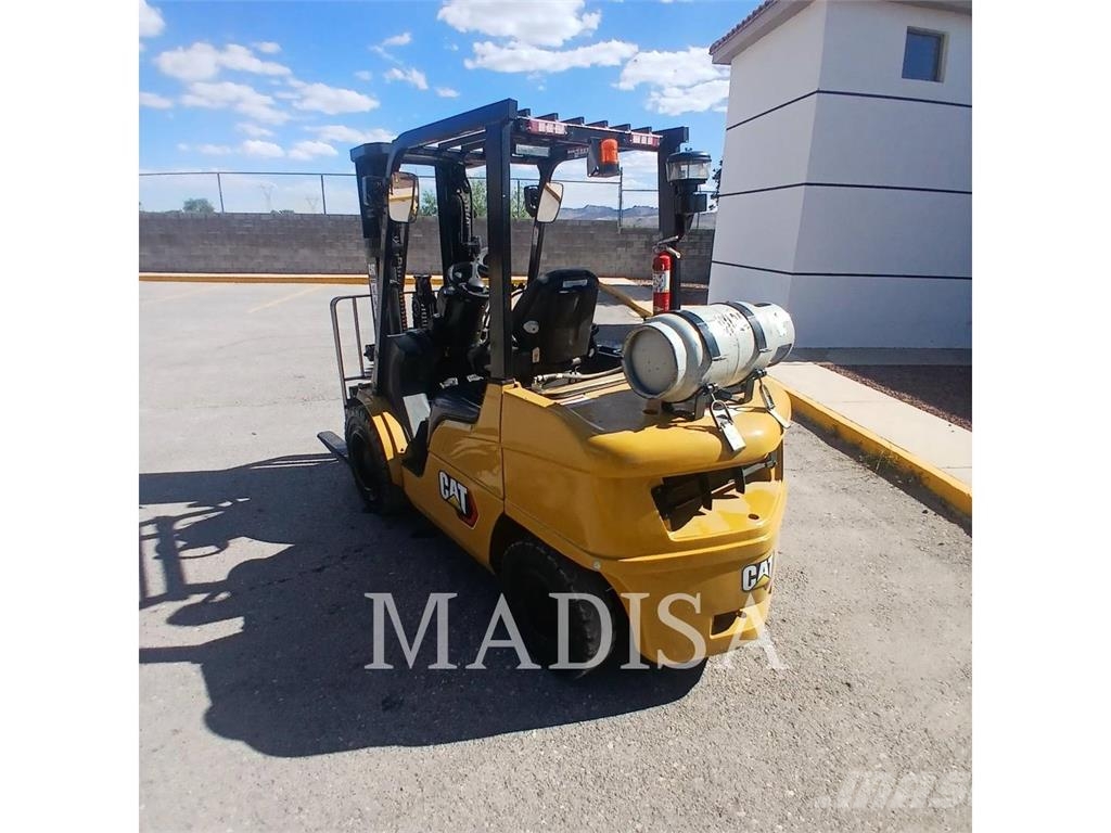 CAT LIFT TRUCKS GP35N5-LE شاحنات LPG
