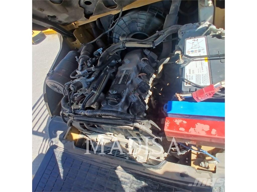 CAT LIFT TRUCKS GP35N5-LE شاحنات LPG