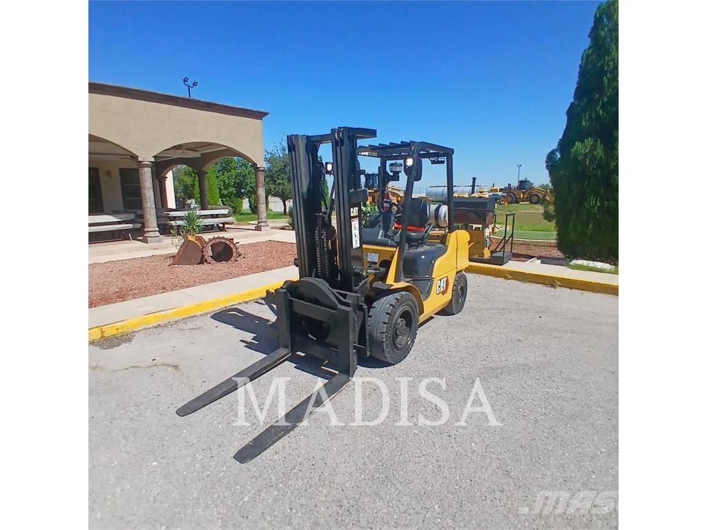 CAT LIFT TRUCKS GP35N5-LE شاحنات LPG