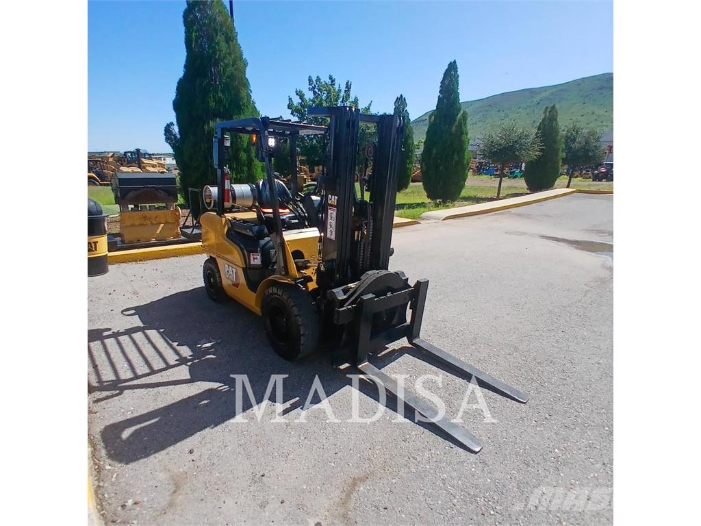 CAT LIFT TRUCKS GP35N5-LE شاحنات LPG