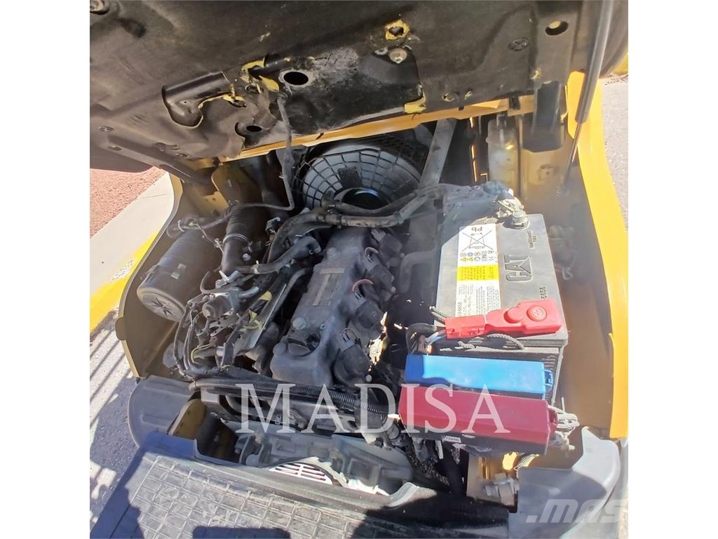 CAT LIFT TRUCKS GP35N5-LE شاحنات LPG