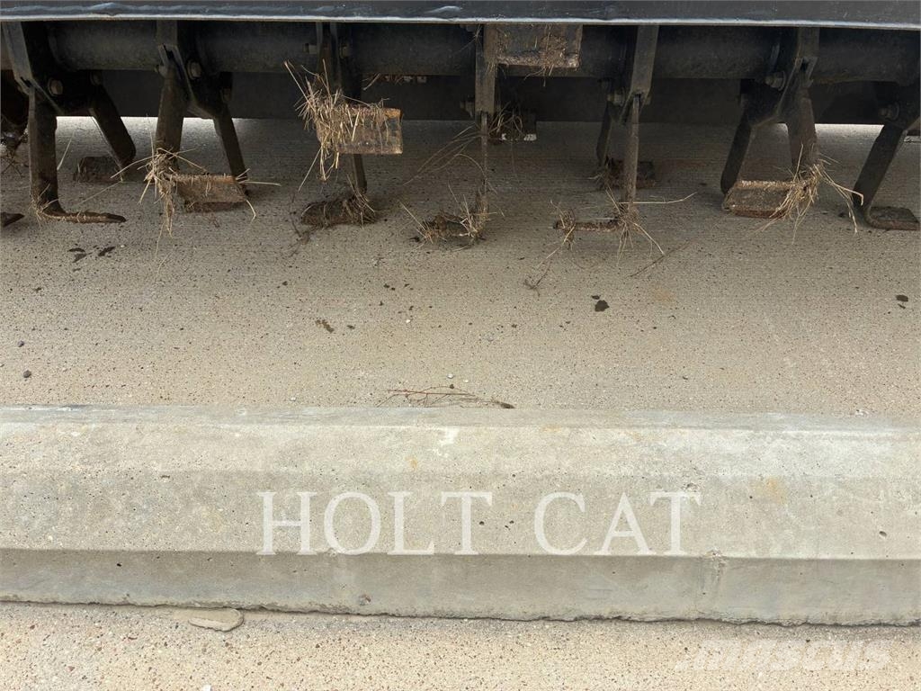 CAT LT118 Gradas vibratorias / rotocultivadoras