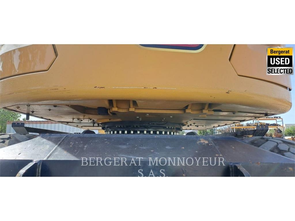 CAT M315 Pelle sur pneus