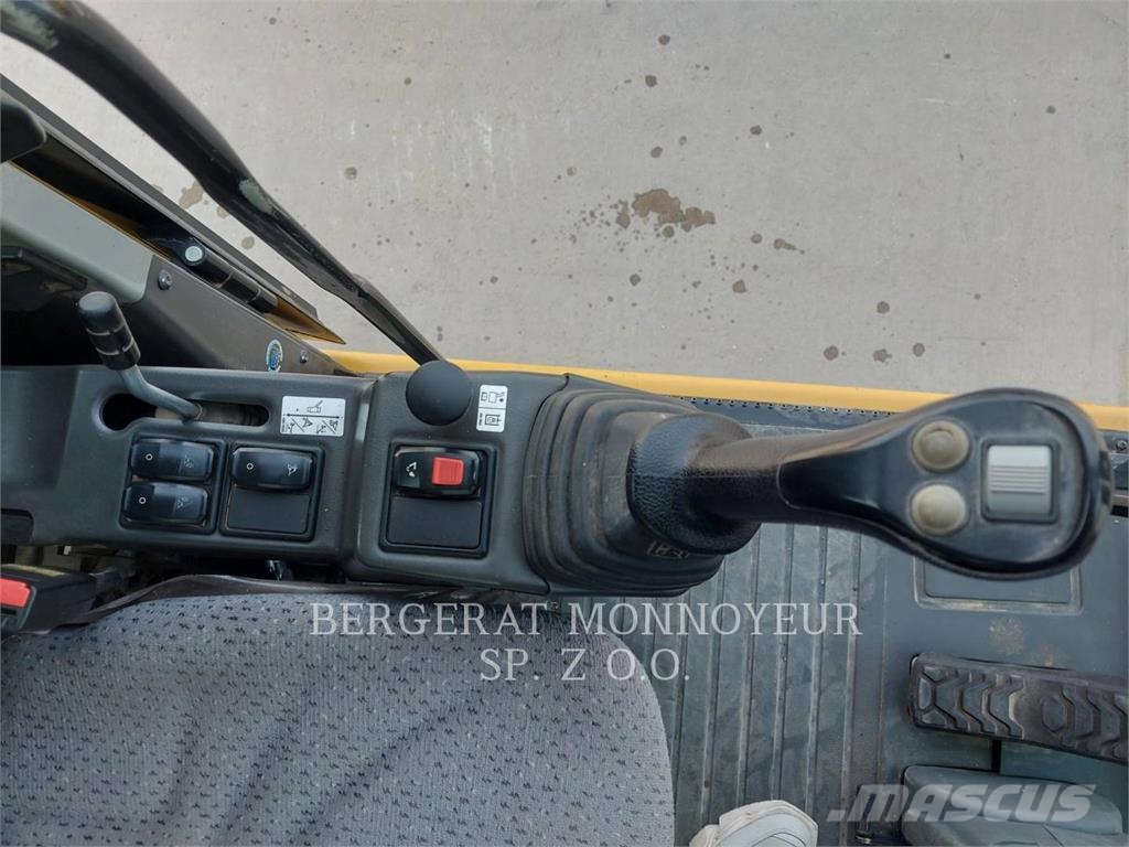 CAT M315F Ratiniai ekskavatoriai
