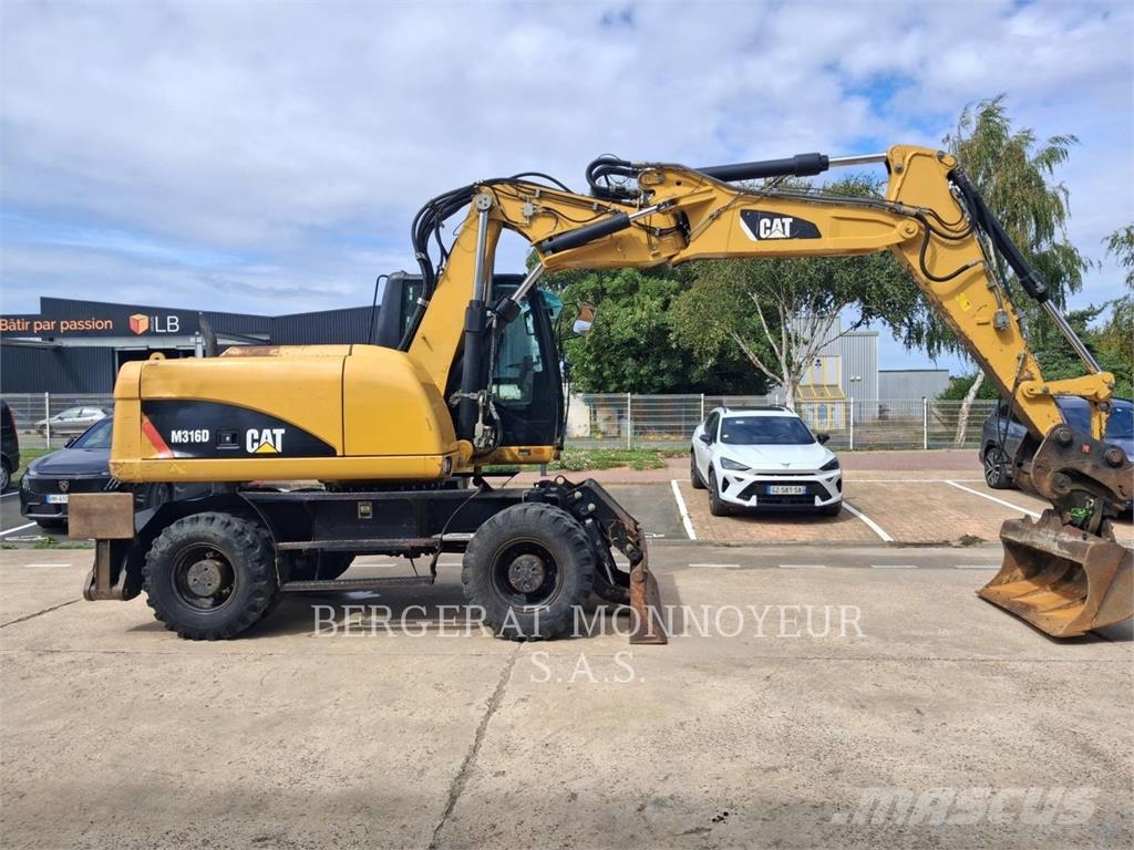 CAT M316D Pelle sur pneus