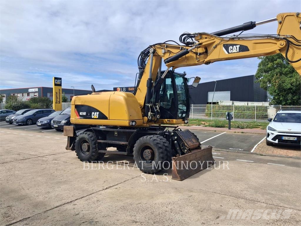 CAT M316D Pelle sur pneus