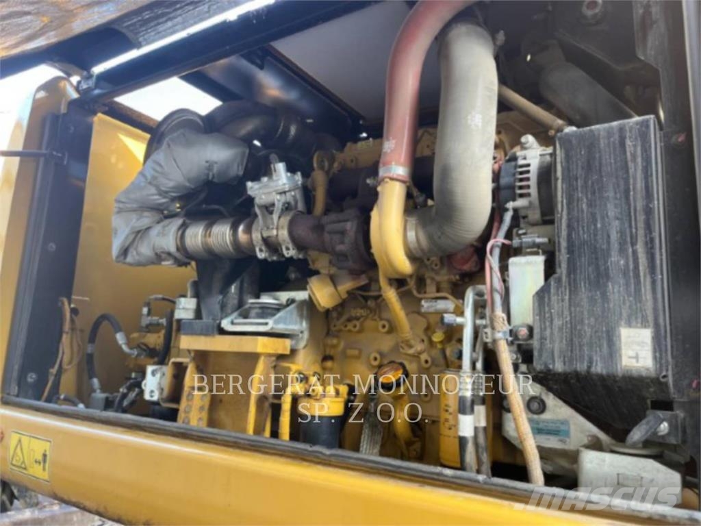 CAT M316F Wielgraafmachines