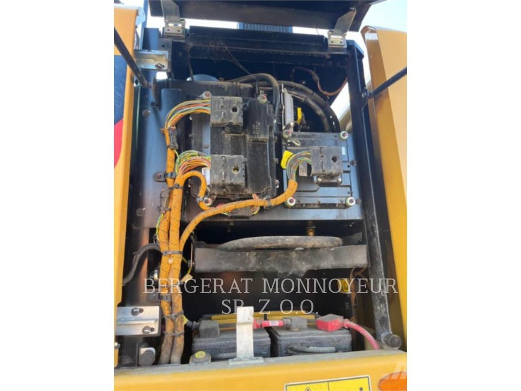 CAT M316F Wielgraafmachines