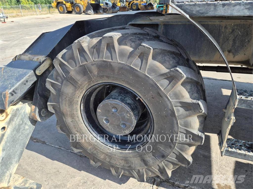 CAT M317F Excavadoras de ruedas