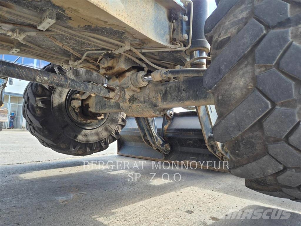 CAT M317F Excavadoras de ruedas