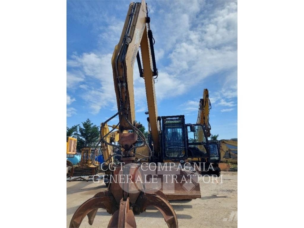 CAT M318D MH Колесни екскаватори