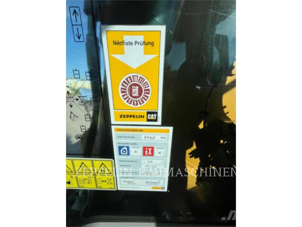 CAT M319-07A Bagri na kolesih