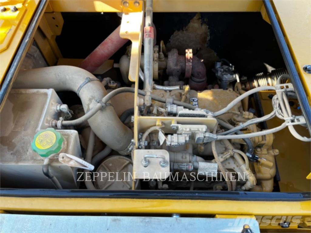 CAT M320-07A Ekskavatori uz riteņiem