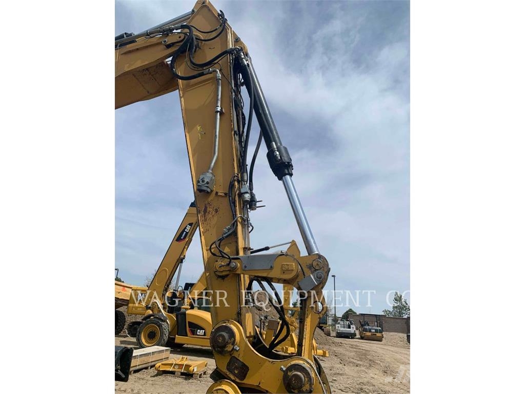 CAT M320F Mobilbagger