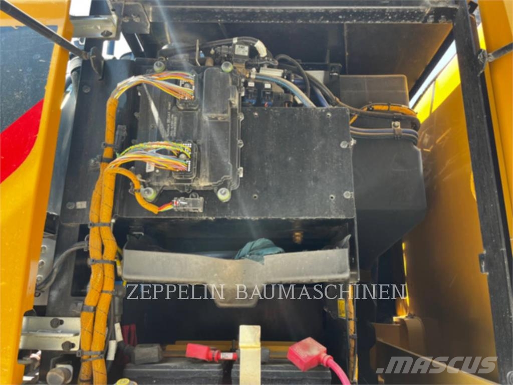 CAT M320F Ratiniai ekskavatoriai