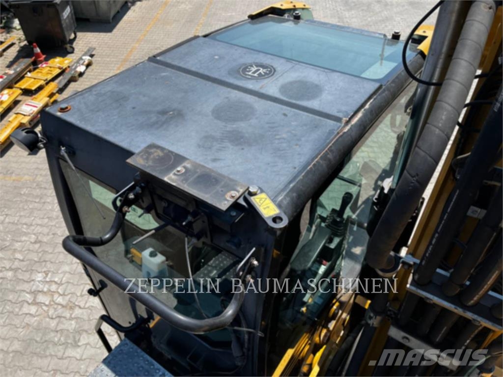 CAT M320F Ratiniai ekskavatoriai