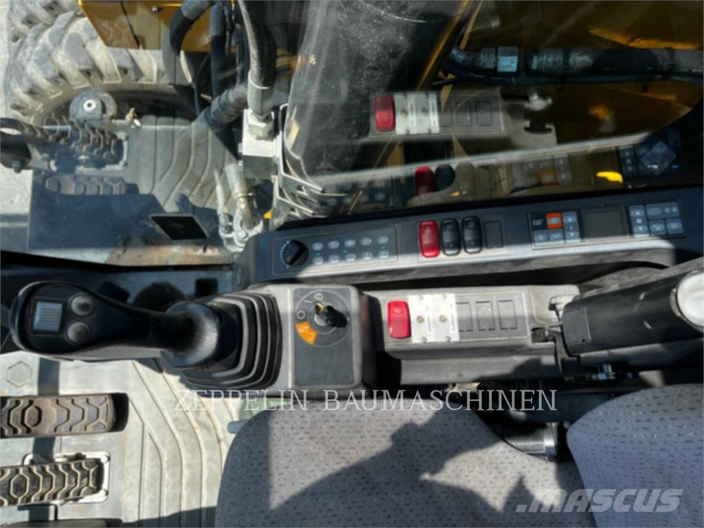 CAT M320F Ratiniai ekskavatoriai