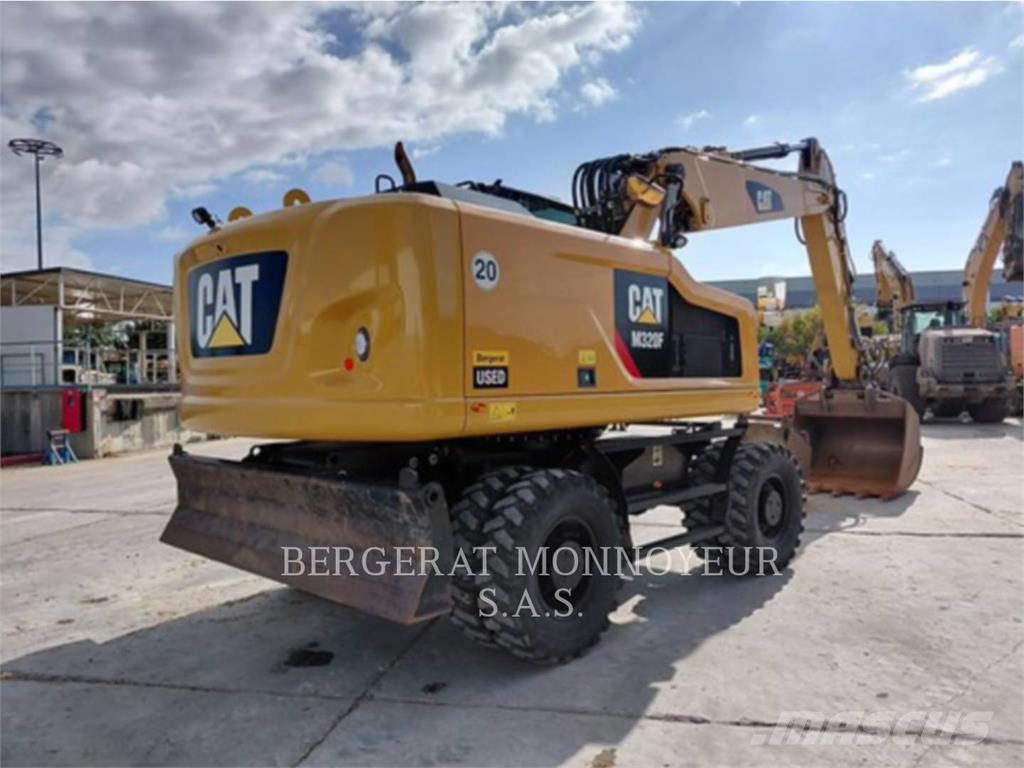 CAT M320F Mobilbagger