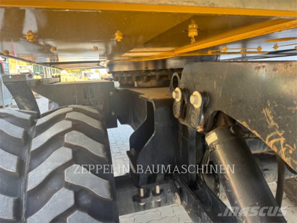 CAT M320F Bagri na kolesih