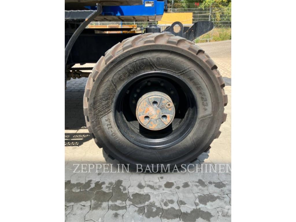 CAT M320F Bagri na kolesih