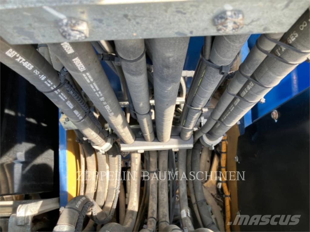 CAT M320F Bagri na kolesih