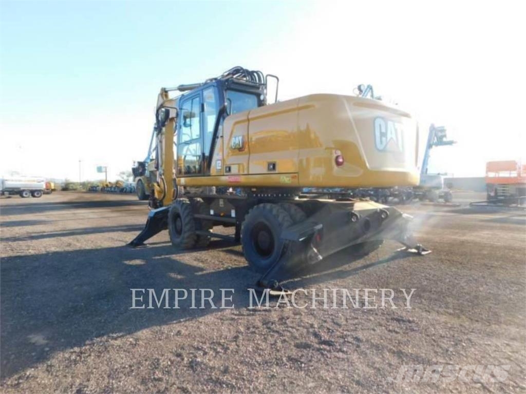 CAT M322-18TRS حفارات زحافة