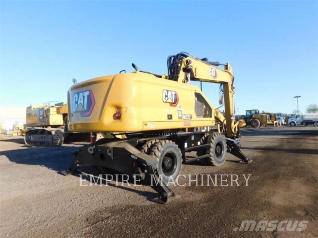 CAT M322-18TRS حفارات زحافة