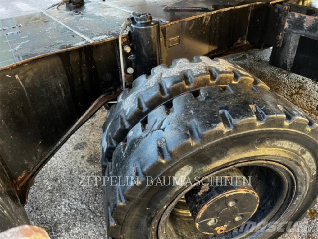 CAT M322DMH Abrissbagger