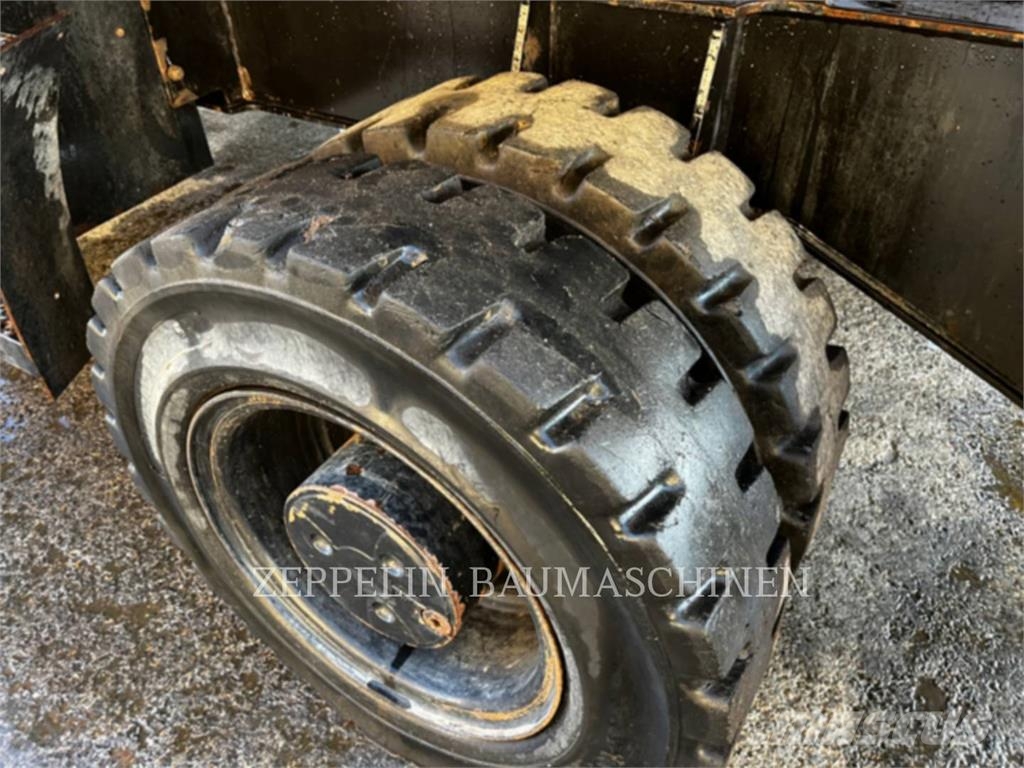CAT M322DMH Abrissbagger
