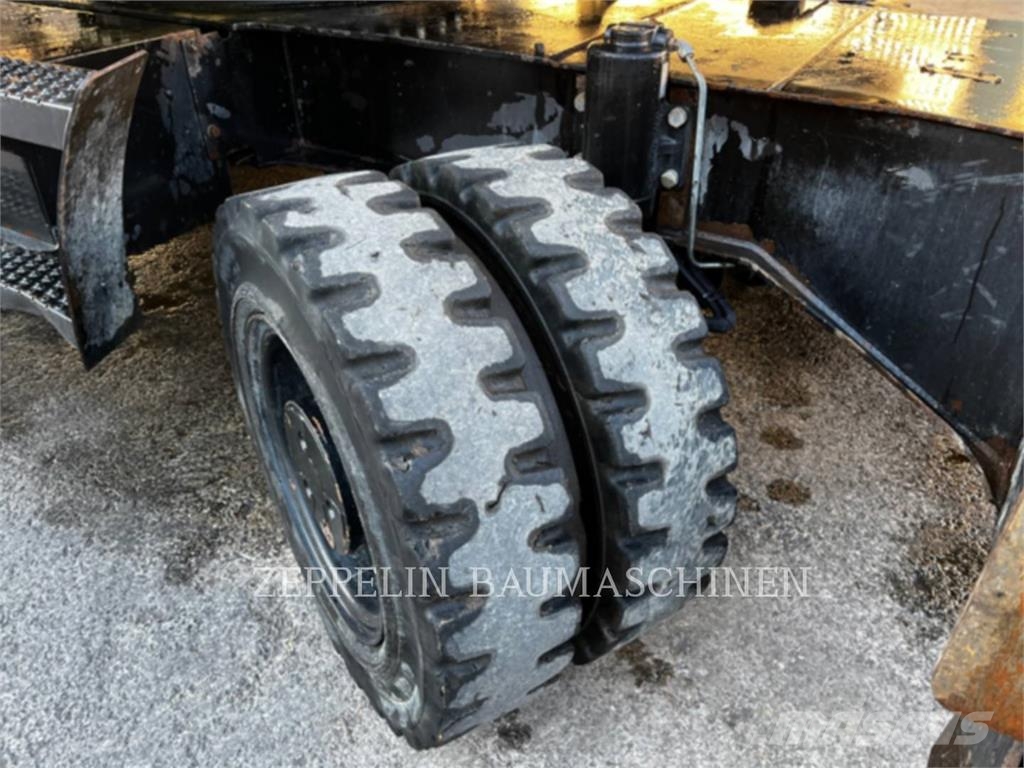 CAT M322DMH Abrissbagger