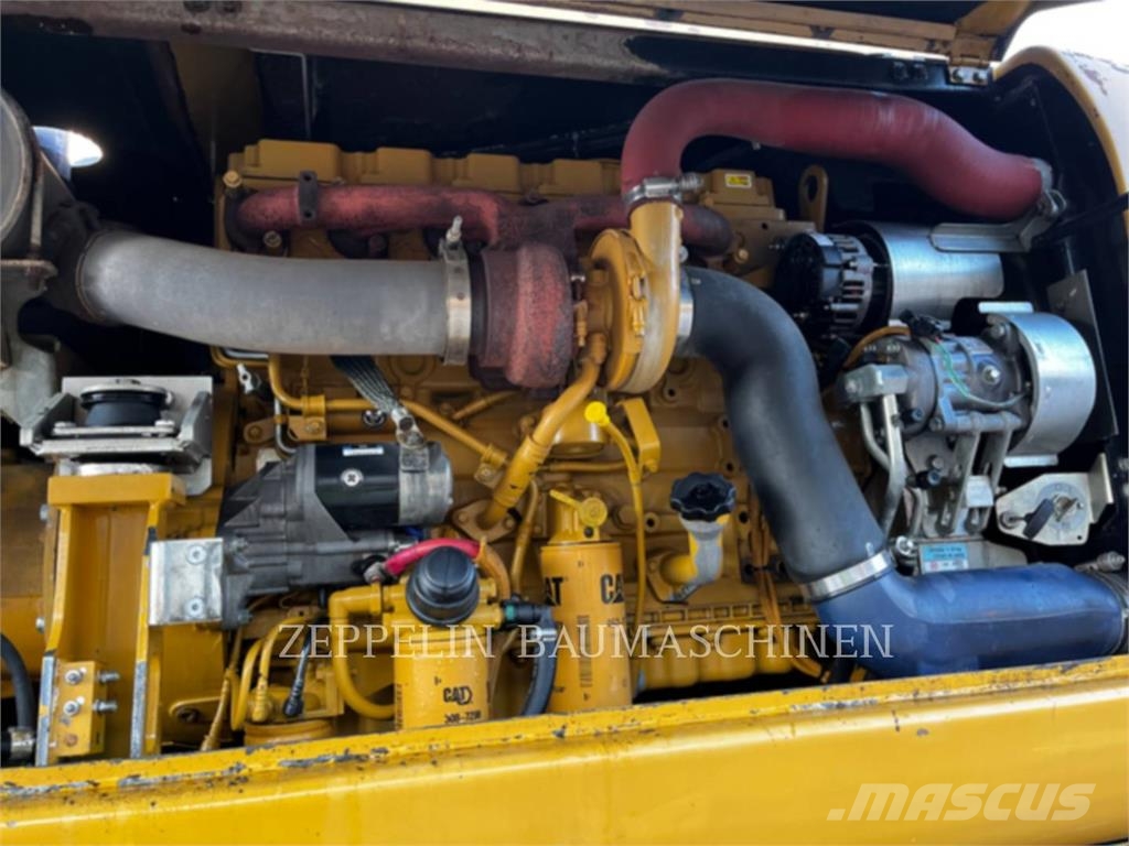 CAT M322DMH Abrissbagger