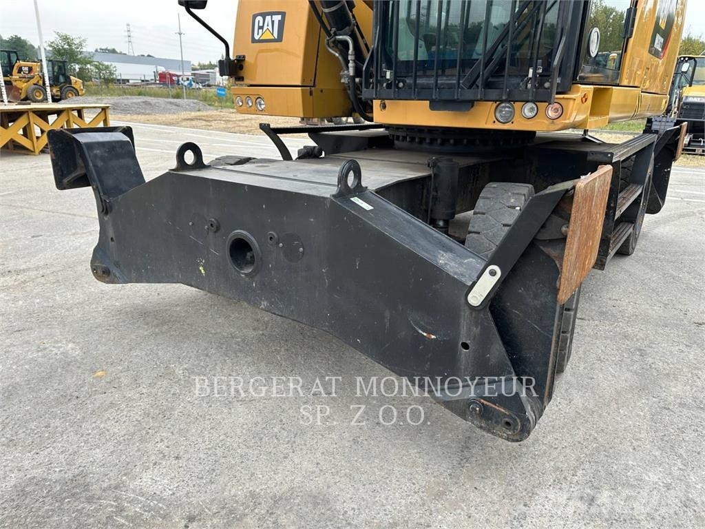 CAT MH3022 Hjulgrävare