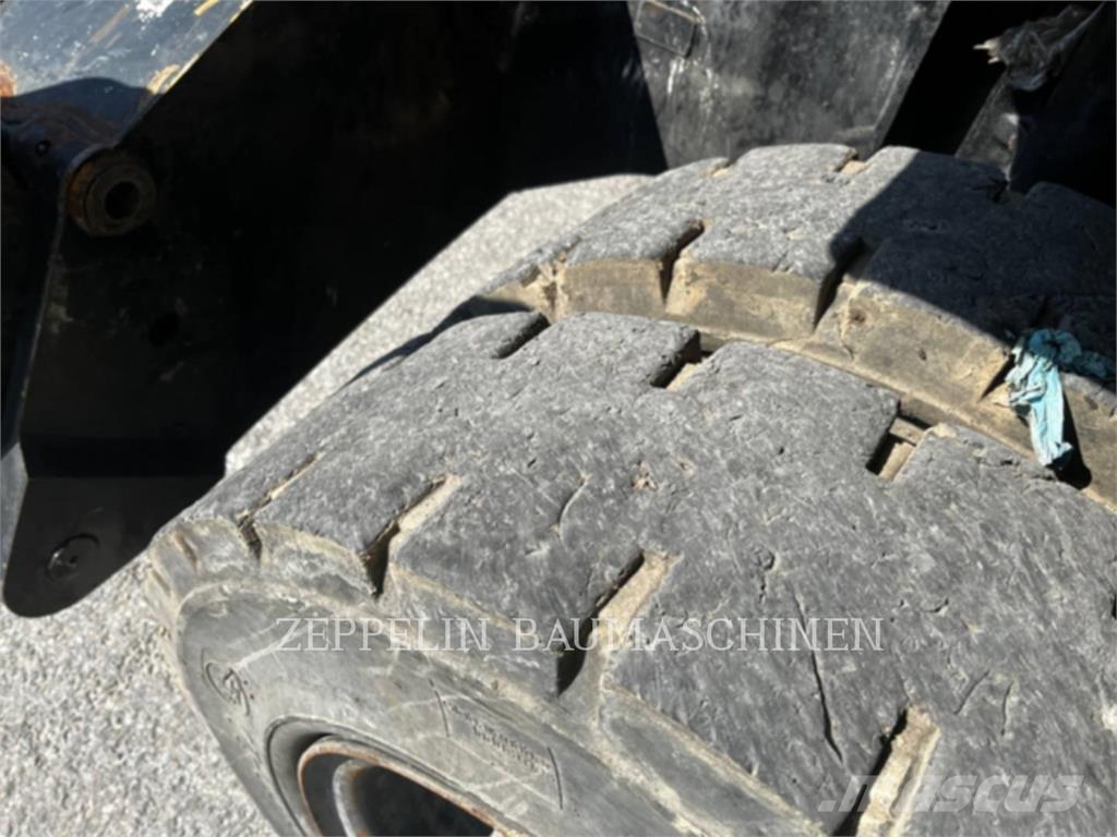 CAT MH3022 Abrissbagger