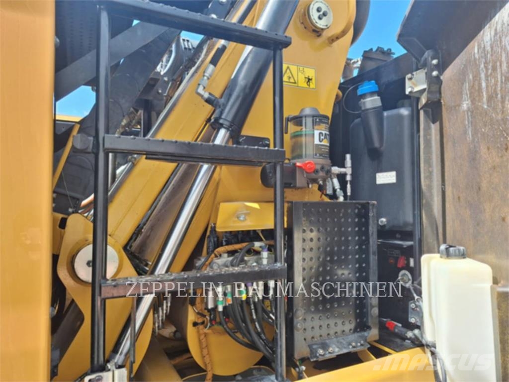 CAT MH3022-06C Griovimo ekskavatoriai