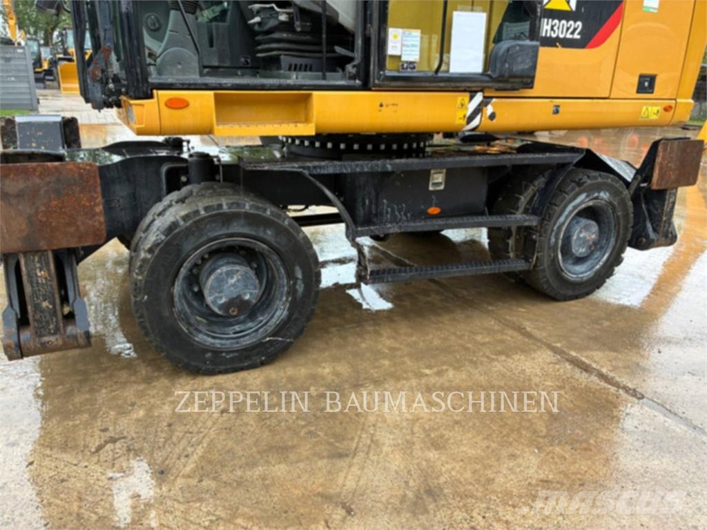 CAT MH3022-06C Demoliční rýpadla
