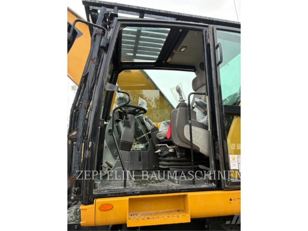 CAT MH3022-06C Demontāžas ekskavators