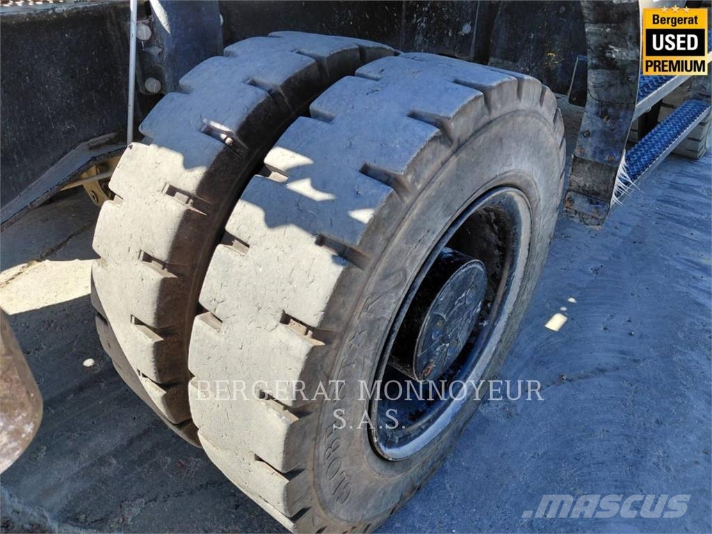 CAT MH3024 Excavadoras de ruedas