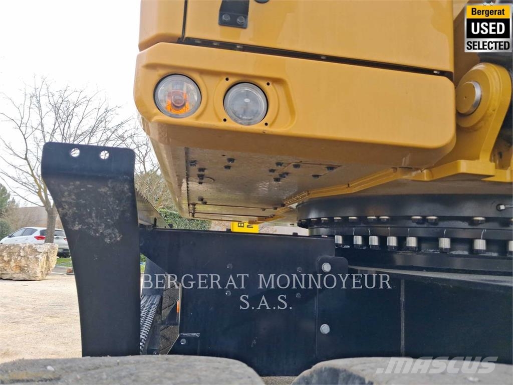 CAT MH3024 Pelle sur pneus