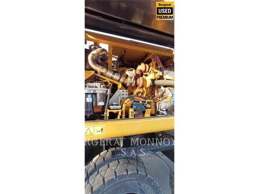 CAT MH3024 Hjulgrävare