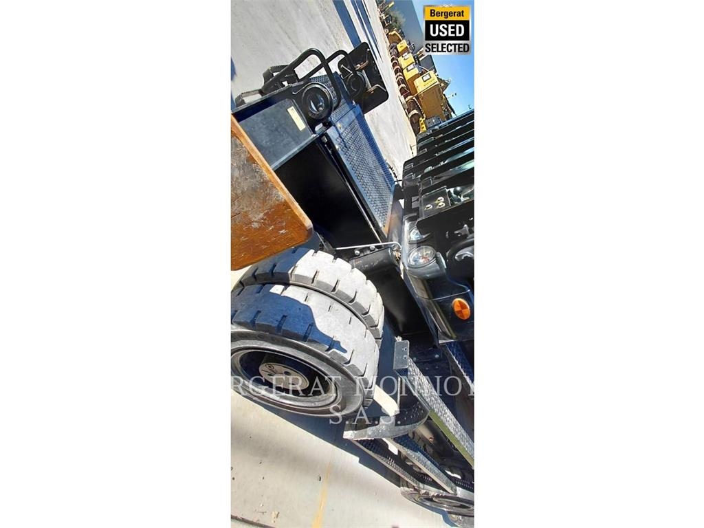 CAT MH3024 حفارات بعجل