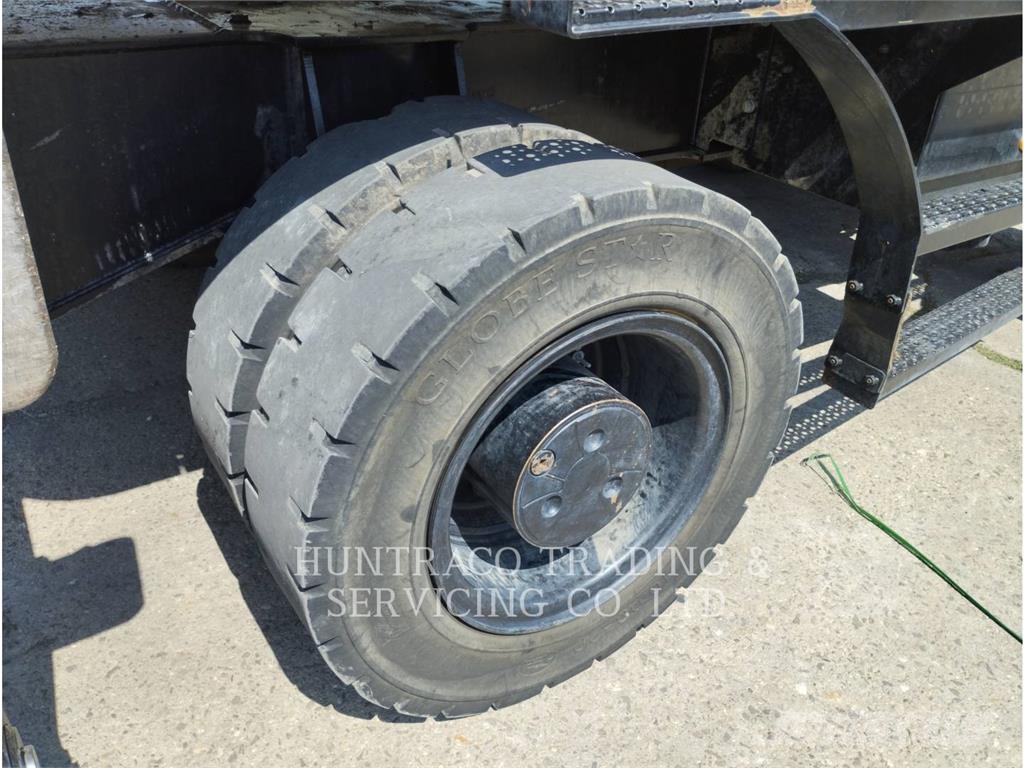 CAT MH3024-07 حفارات بعجل